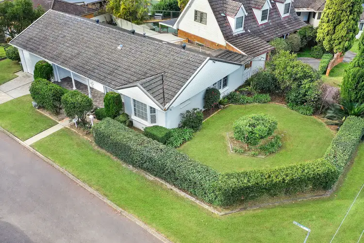 10 Essington Crescent