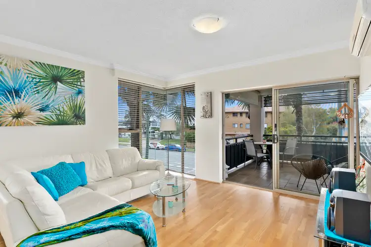 4/2 Oleander Avenue, Biggera Waters QLD 4216
