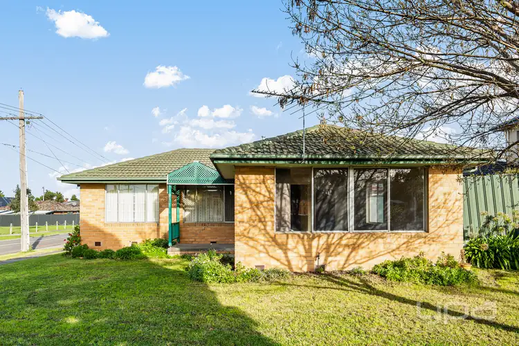 1 Linacre Crescent