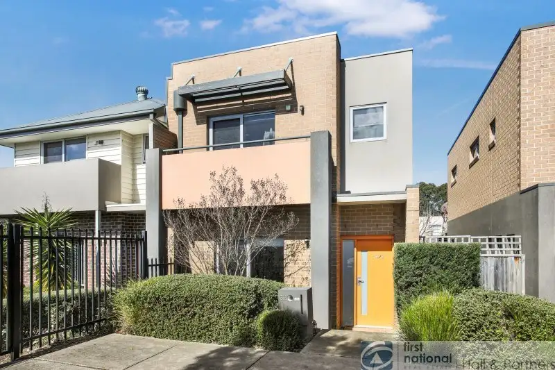 Main view of Homely townhouse listing, 32/2 Sanoma Drive, Skye VIC 3977