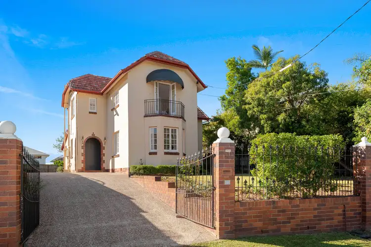490 Cavendish Road, Coorparoo QLD 4151