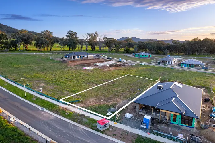 44 Westacott Crescent, Baranduda VIC 3691