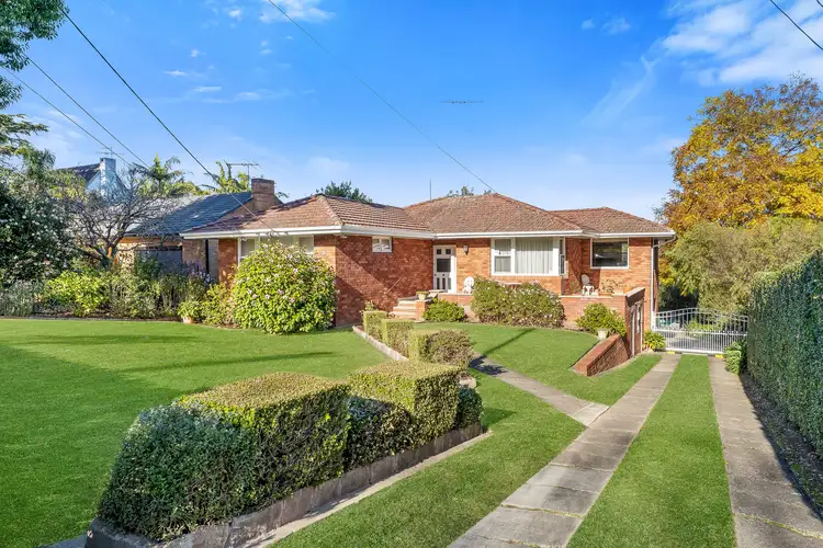 16 Lind Avenue, Oatlands NSW 2117
