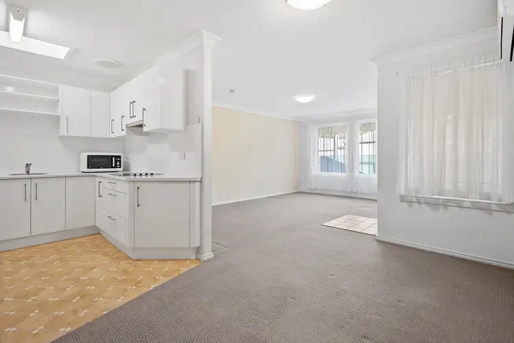 Fourth view of Homely unit listing, 2/200 Meredith Crescent, Raymond Terrace NSW 2324