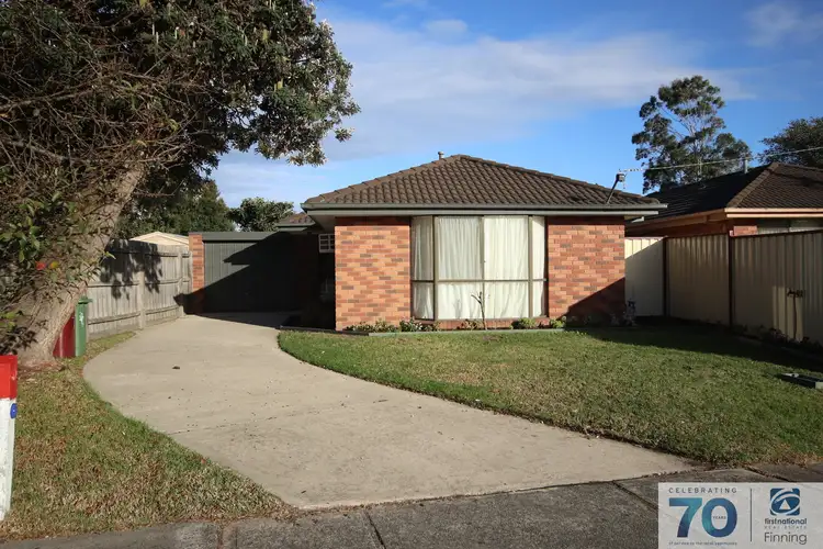2/2 Lawson Close, Cranbourne VIC 3977