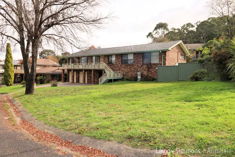 2 Freeman Crescent