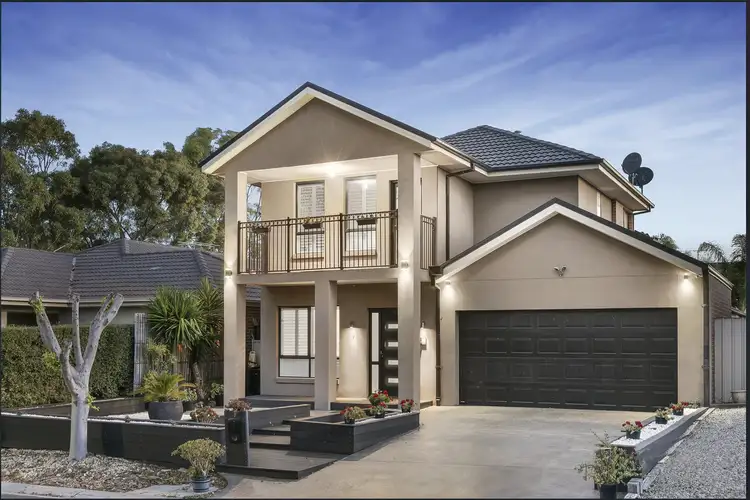 9 Finsbury Close, Caroline Springs VIC 3023