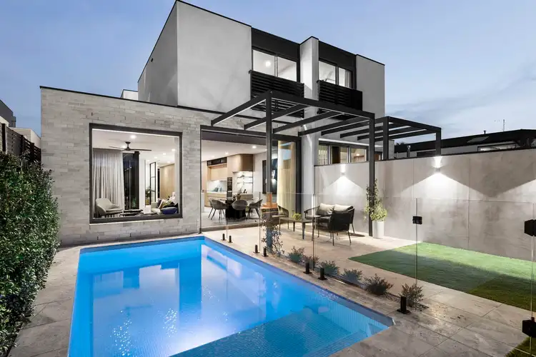 21B Canberra Grove, Brighton East VIC 3187