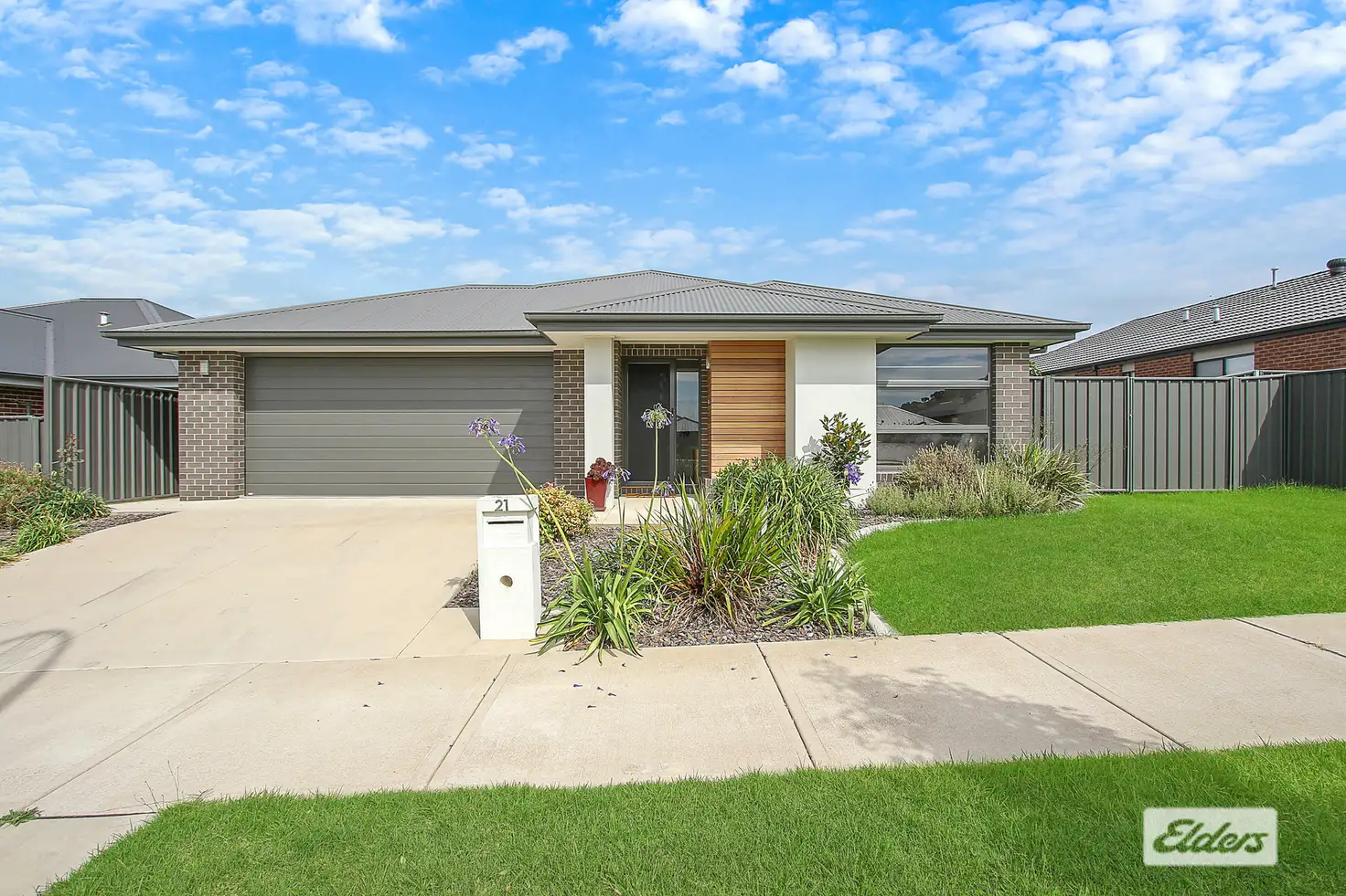 Main view of Homely house listing, 21 Hampshire Boulevard, Leneva VIC 3691