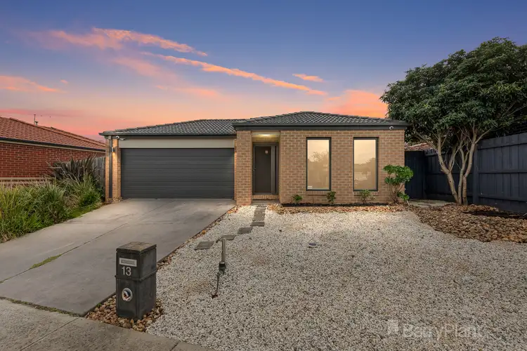 13 Melissa Way, Pakenham VIC 3810
