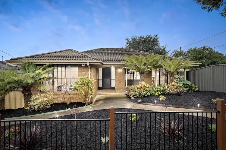 1 Bridle Path, Chirnside Park VIC 3116