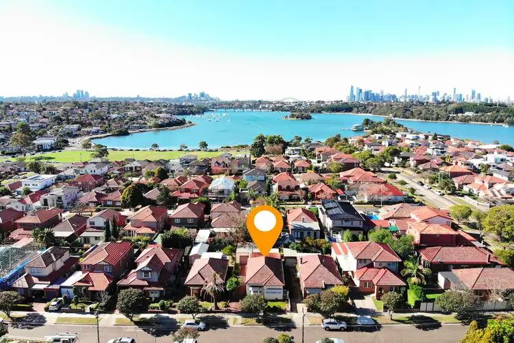 26 Duke Avenue, Rodd Point NSW 2046