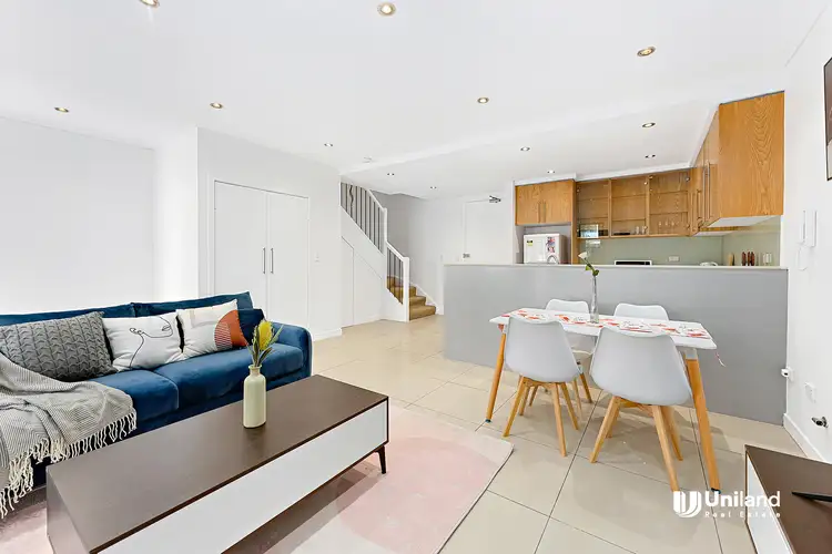 12/1-5 Hilts Road