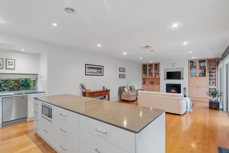 Fourth view of Homely house listing, 2 Breckenridge Place, Macleod VIC 3085