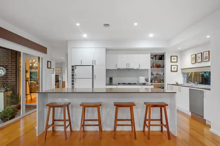 Sixth view of Homely house listing, 2 Breckenridge Place, Macleod VIC 3085