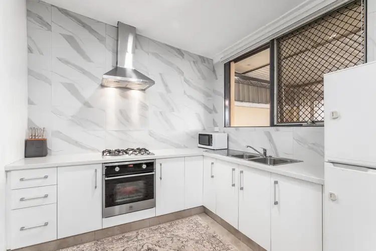 6 Crossford Street, Thornlie WA 6108