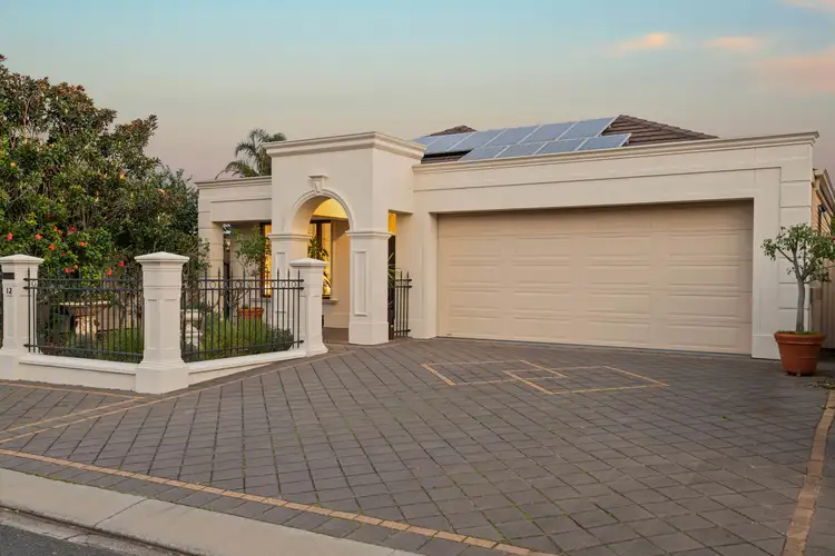 12 Regent Street, Moana SA 5169
