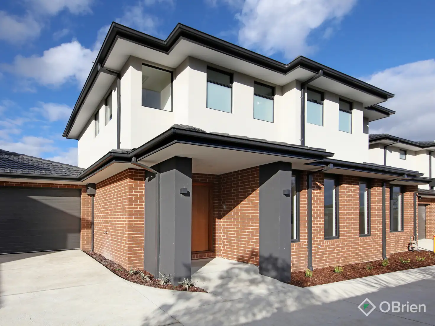 Main view of Homely townhouse listing, 2/1 Oakleigh Street, Oakleigh East VIC 3166