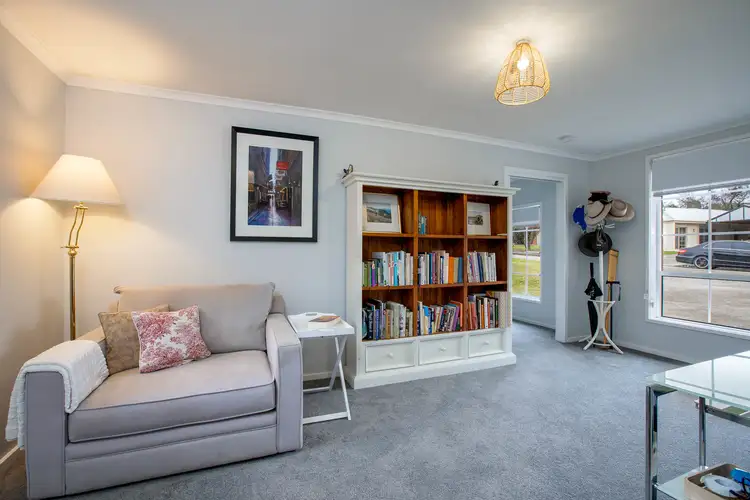 Fifth view of Homely house listing, 1 Livingstone Court, Lavington NSW 2641