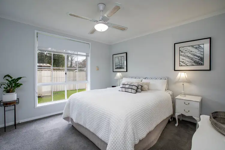 Sixth view of Homely house listing, 1 Livingstone Court, Lavington NSW 2641