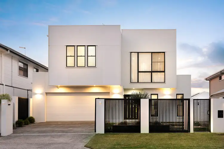 4 Anchor Street, Newport QLD 4020
