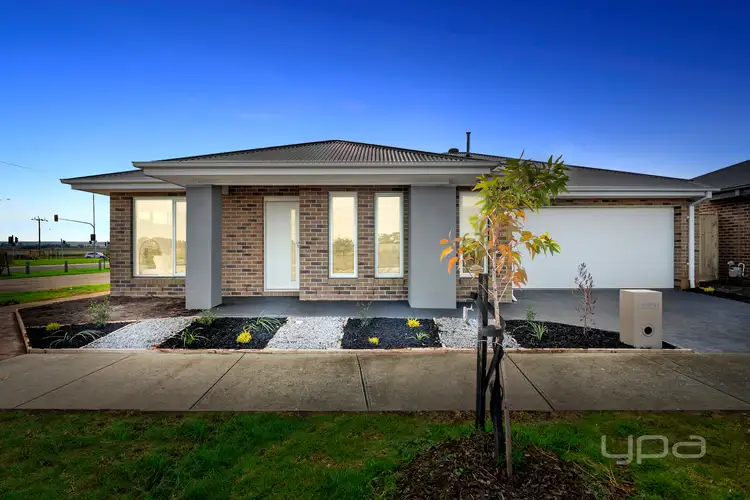 18 Camelon Avenue, Thornhill Park VIC 3335