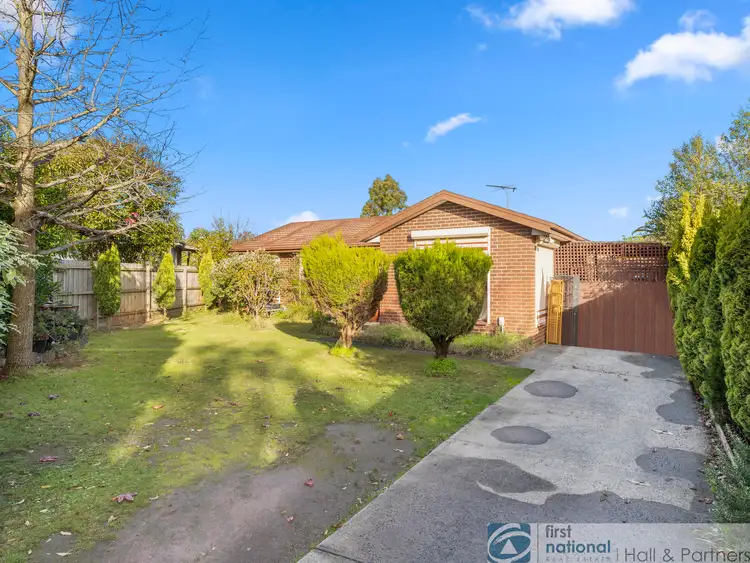 Main view of Homely house listing, 10 Piedmont Close, Endeavour Hills VIC 3802