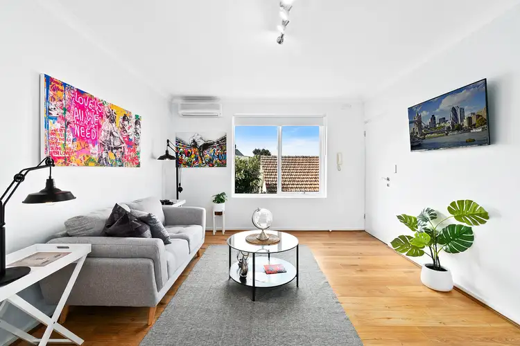 6/4 Irvine Crescent, Brunswick West VIC 3055