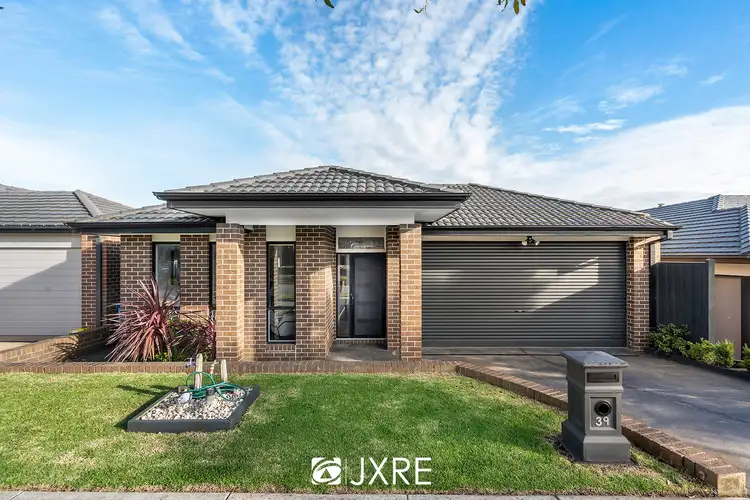 39 Merritt Avenue, Cranbourne West VIC 3977