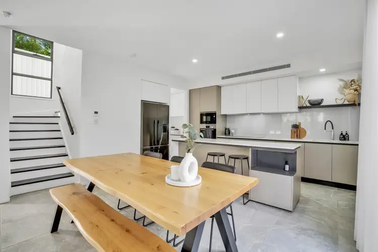 2C Wallace Street, Southport QLD 4215
