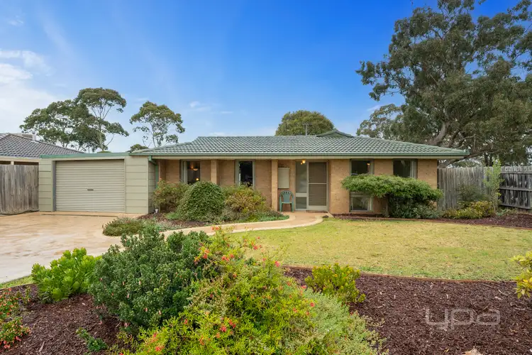 40 Chelmsford Way, Melton West VIC 3337