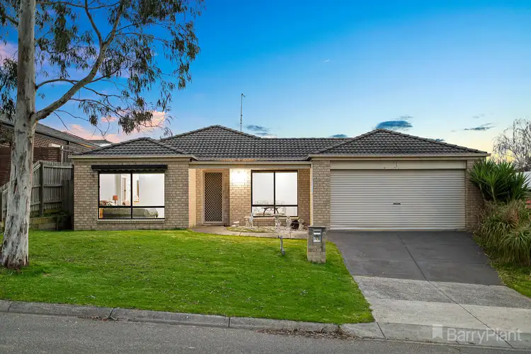 8 Ayesha Rise, Pakenham VIC 3810