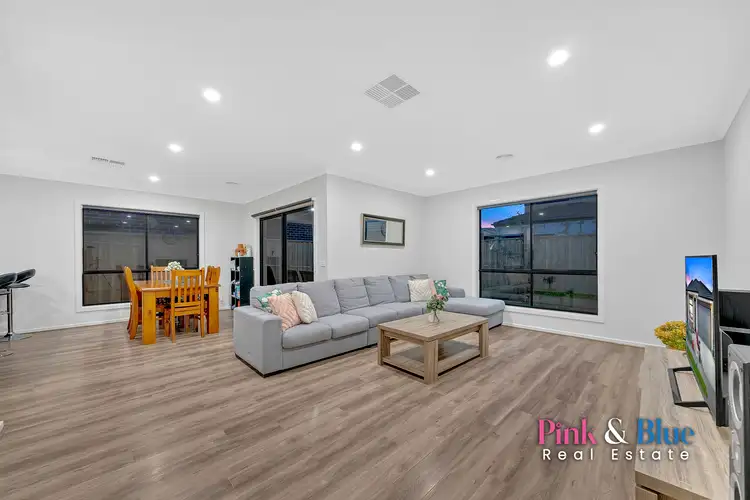 7 Khan Street, Rockbank VIC 3335