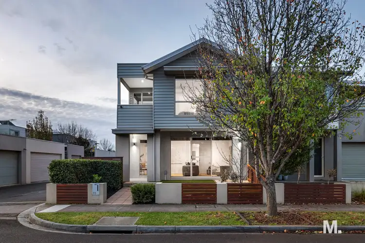 15 Dalgety Drive, Ascot Vale VIC 3032