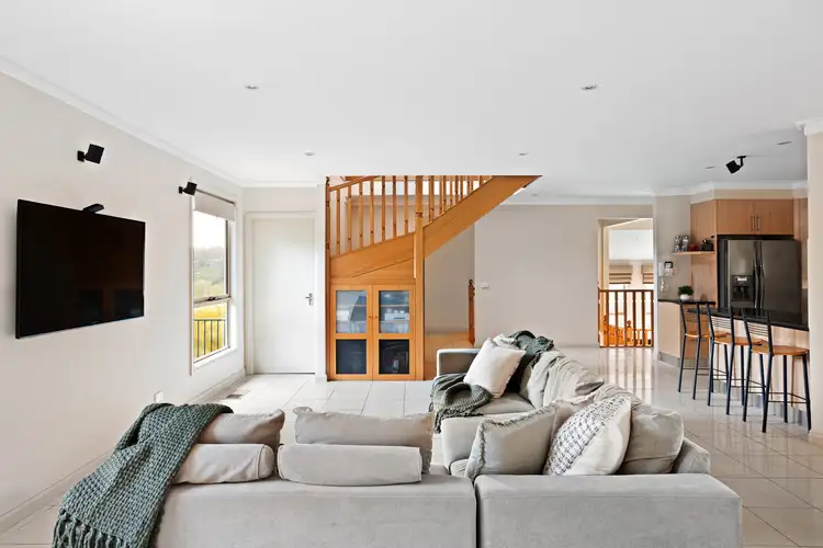 Fifth view of Homely house listing, 8 Michael Court, Niddrie VIC 3042