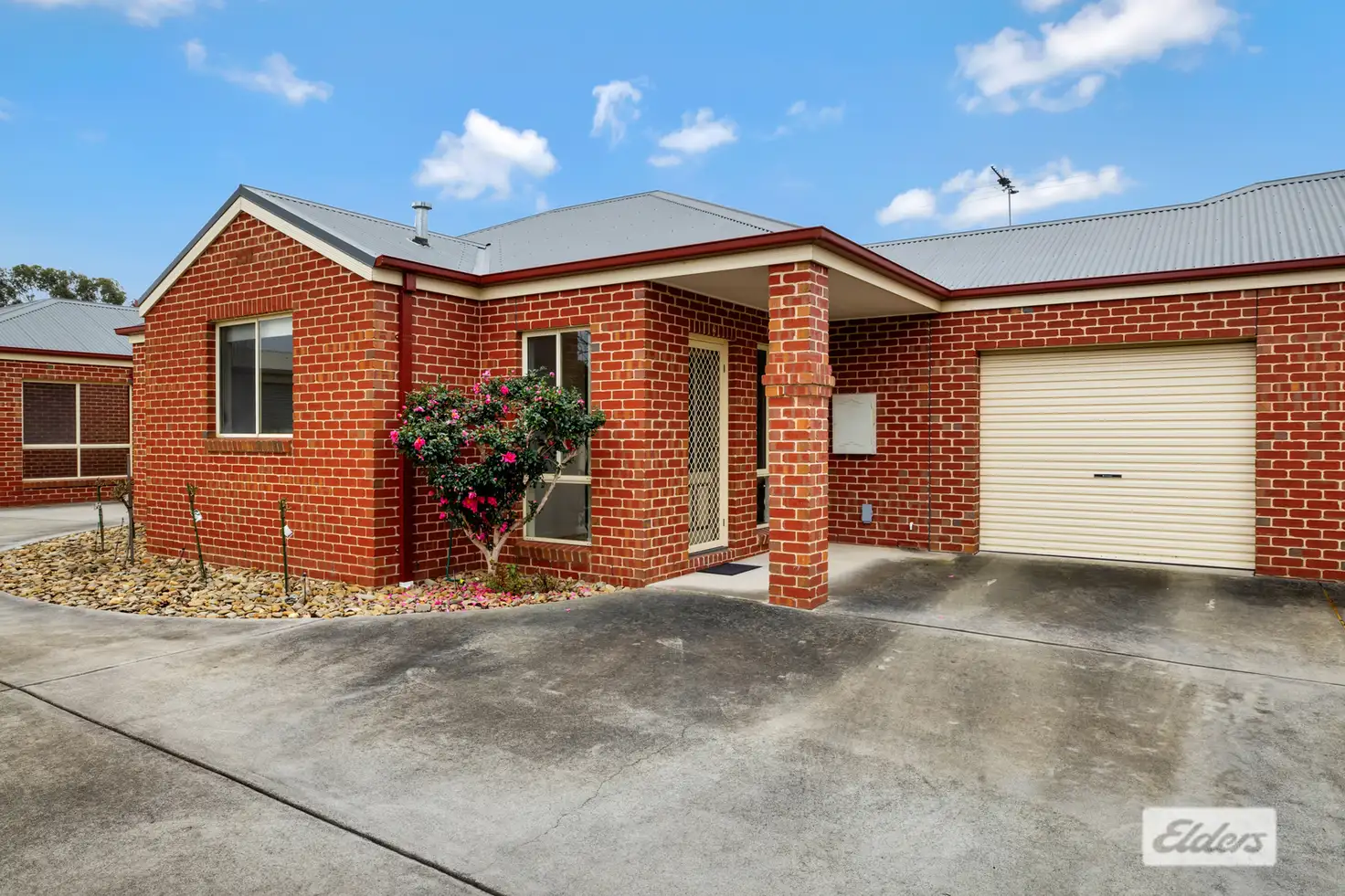 Main view of Homely unit listing, 2/9 Railway Street, Wodonga VIC 3690