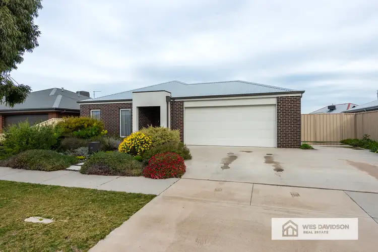 27 Hickson Street, Horsham VIC 3400