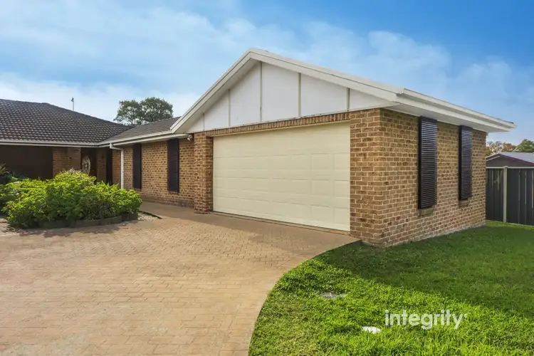 1/2 Hollyhill Close, Bomaderry NSW 2541