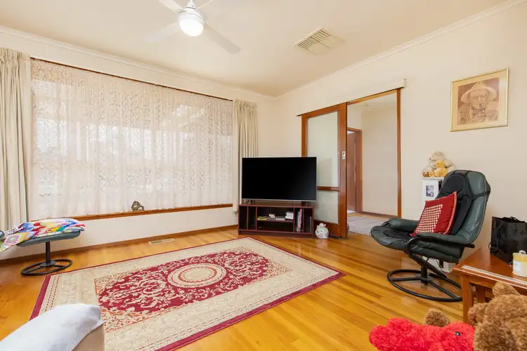 Second view of Homely house listing, 5 Linton Court, Mildura VIC 3500