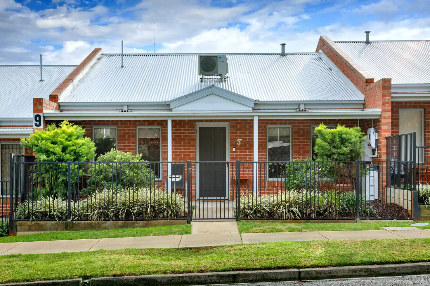 Main view of Homely townhouse listing, 9C Akuna Avenue, Tallangatta VIC 3700