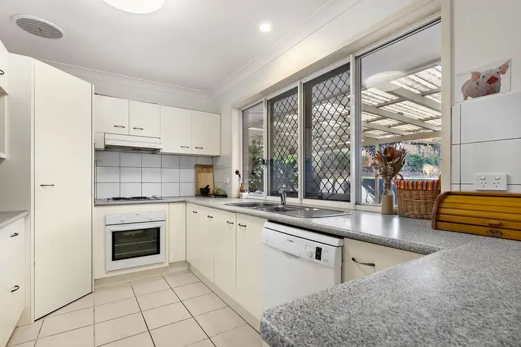 1 Melinda Court, Springwood QLD 4127