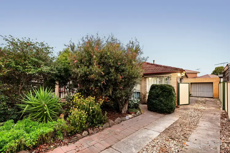 22 Parnell Crescent, Gladstone Park VIC 3043