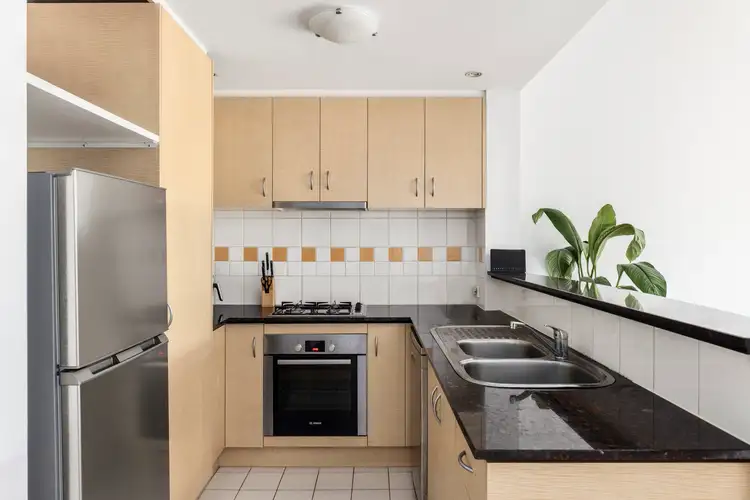 Fourth view of Homely apartment listing, 2/221 Dandenong Road, Prahran VIC 3181