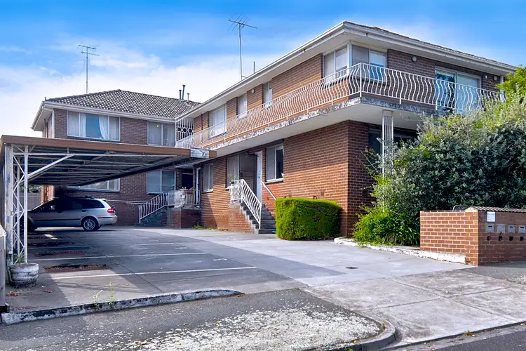 2/8 Passfield Street