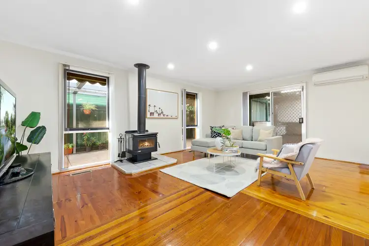 Second view of Homely house listing, 7 Brett Drive, Keysborough VIC 3173