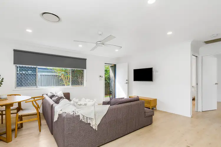 1/30 Sarawak Avenue, Palm Beach QLD 4221