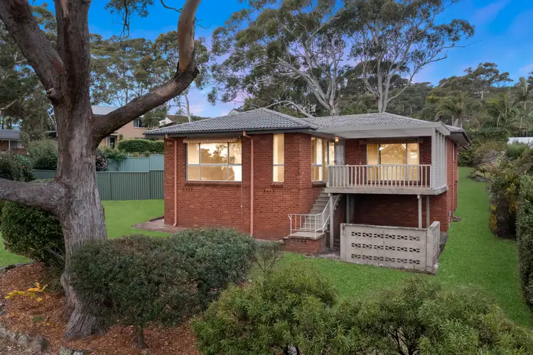19 Toongara Avenue, Bateau Bay NSW 2261