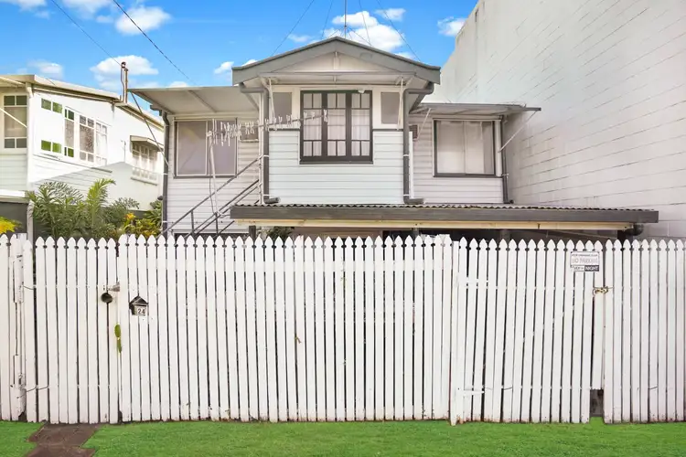24 Minnie Street, Cairns City QLD 4870