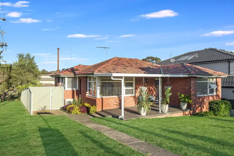 29 Surrey Avenue, Georges Hall NSW 2198