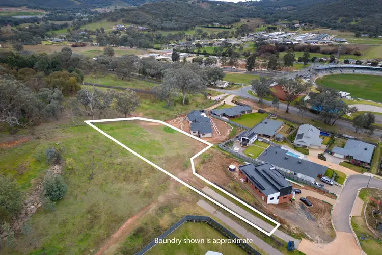 72 Baltimore Avenue, Hamilton Valley NSW 2641